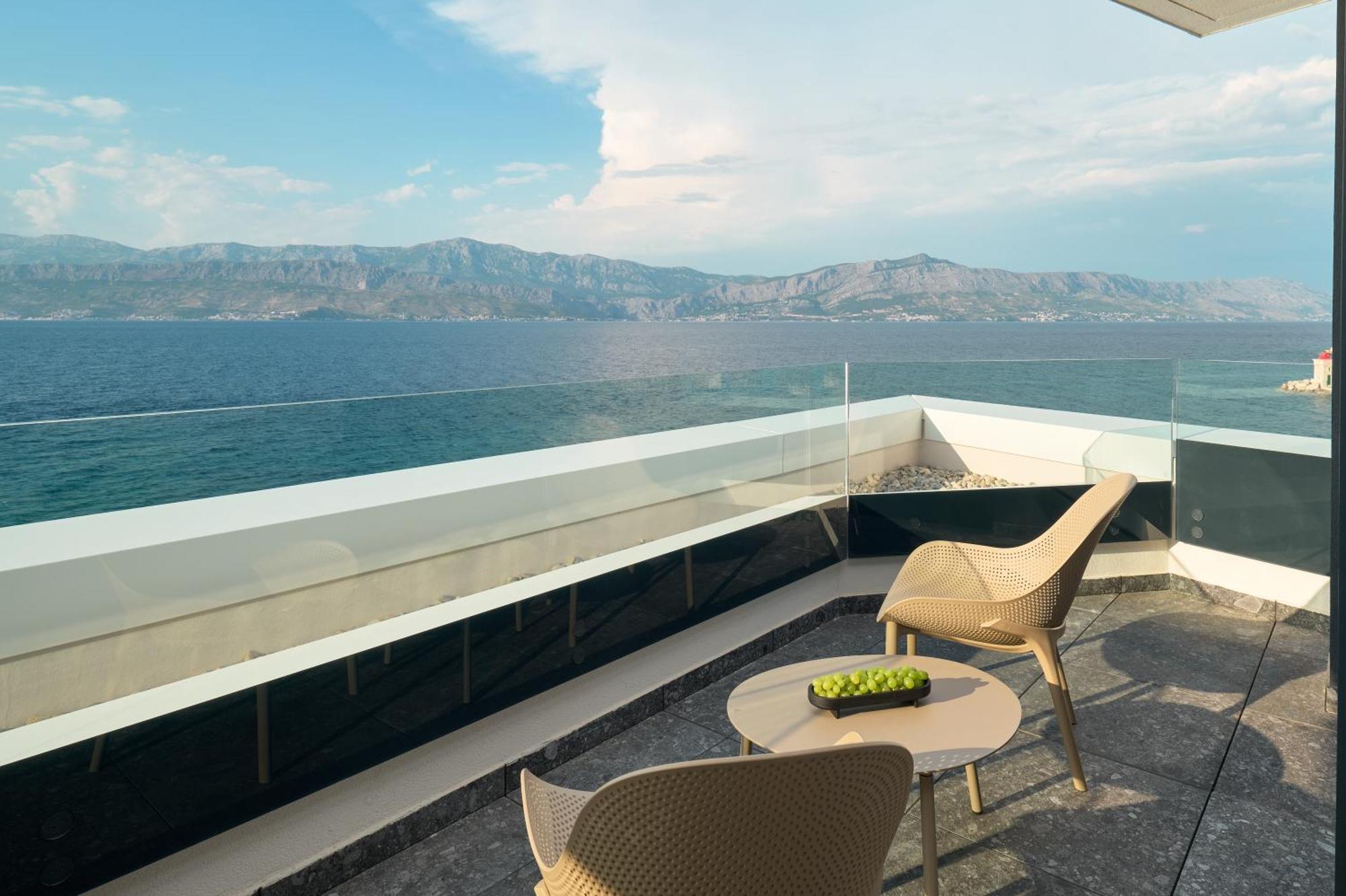 Grand Hotel View Postira Exterior photo